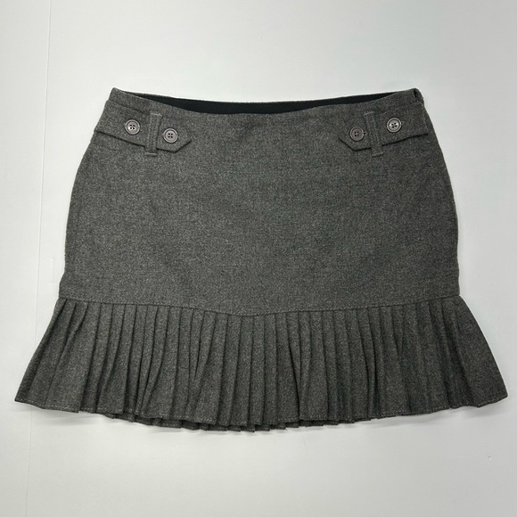 GAP Dresses & Skirts - GAP VINTAGE Charcoal Gray Virgin Wool Skirt W 4 Pleated Bottom Side Zip Lined
